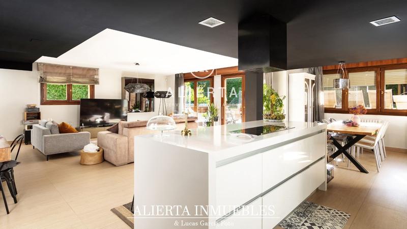 Foto f8487840-7127-4c1e-8f10-a9e49eaa45ef. Casa con riscaldamento piscina in Montecanal Zaragoza