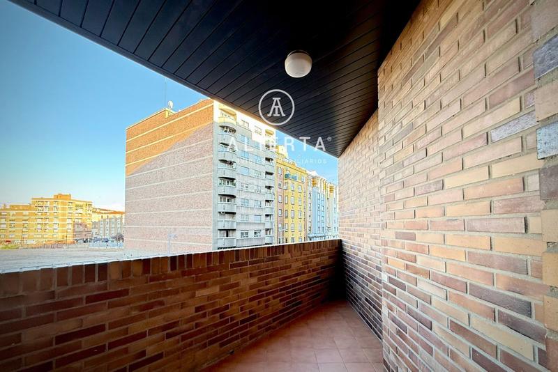 Foto aee41ff5-2f6f-48ea-8491-27b892fa323d. Location appartement avec chauffage parking dans Universidad San Francisco Zaragoza