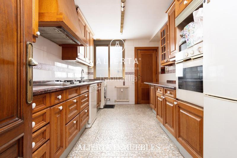 Foto 17f2a9aa-91ad-424f-b6df-863a3c1aafb4. Flat with heating parking in Paseo Independencia Zaragoza