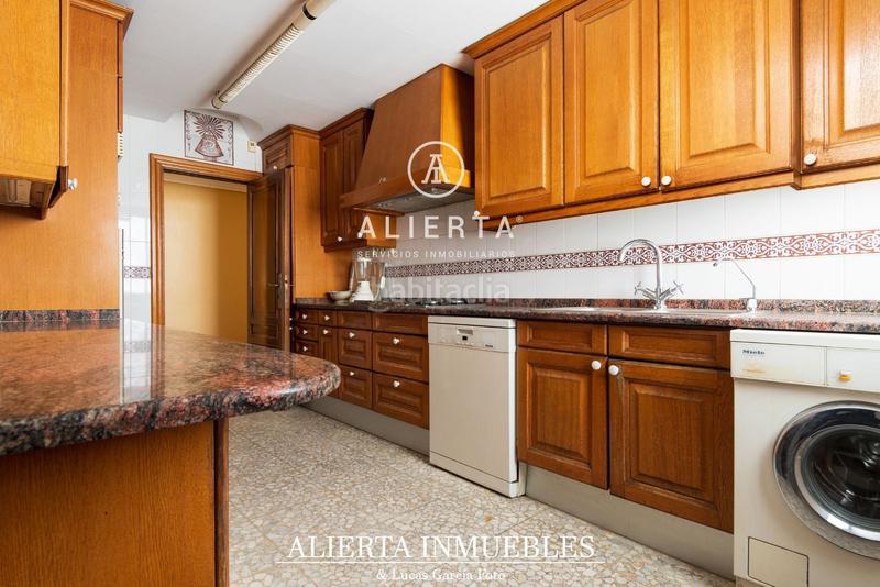 Foto 7a936f2b-8d3e-45c5-8009-4bbc4d2b9aa2. Flat with heating parking in Paseo Independencia Zaragoza