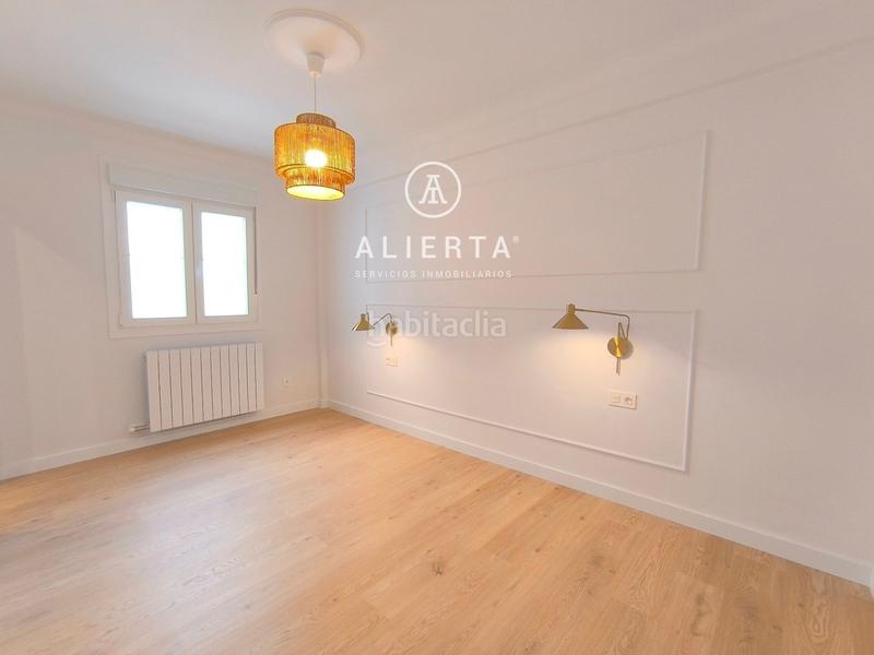 Foto acedfd60-fa06-40f2-b51f-d90016779954. Piso calle santander en Ciudad Jardín - Parque Roma Zaragoza