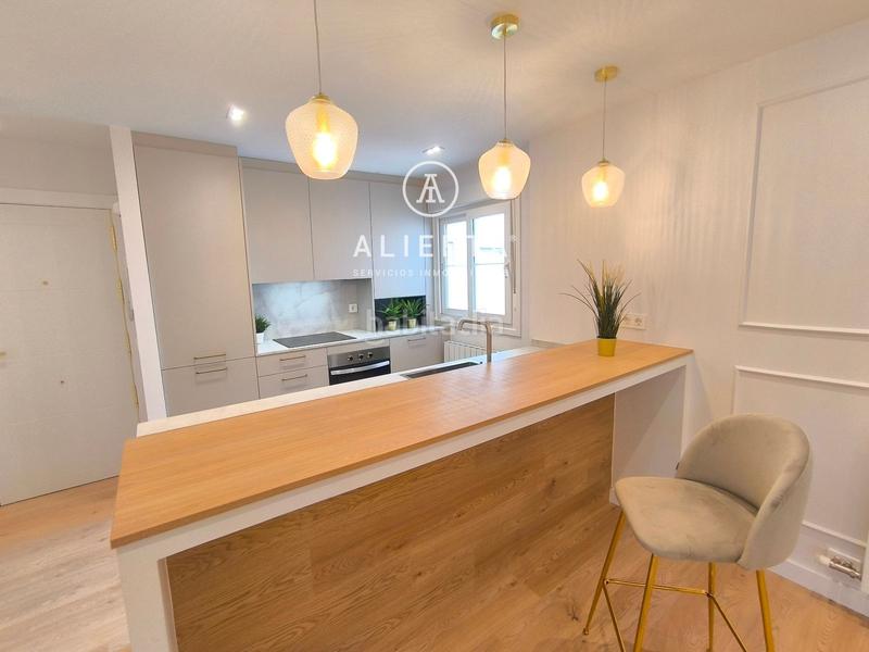 Foto df331707-8f03-4b14-8c61-2bd37363c78c. Piso calle santander en Ciudad Jardín - Parque Roma Zaragoza