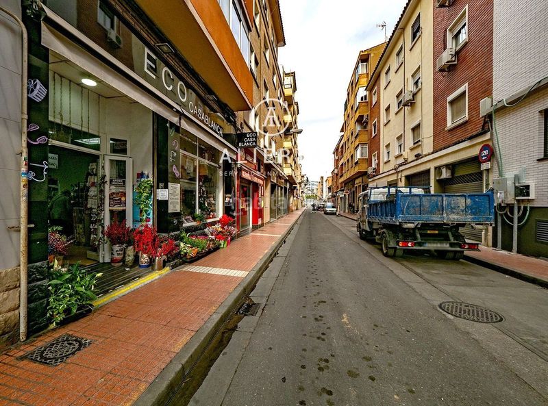 Foto 46a703af-2449-445b-b35d-3a3748c2ca0d. Nau industrial a Casablanca Zaragoza