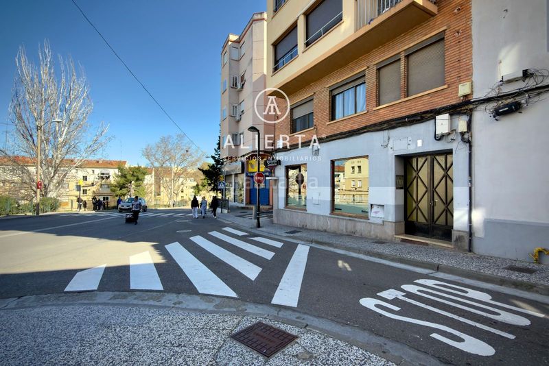 Foto 4a1ec8f7-c2b3-4634-bf9e-38c315949879. Local comercial a Oliver Zaragoza