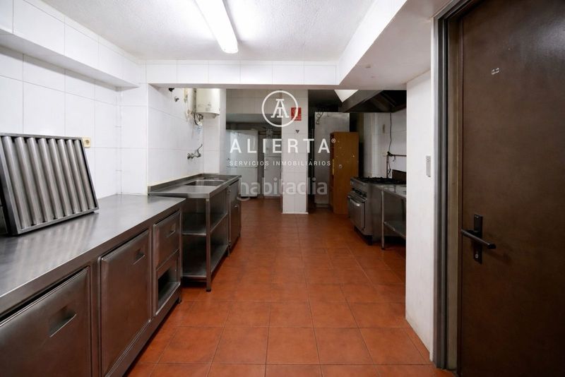 Foto ba50bea7-ca9b-4a20-bff2-d38056490a40. Local comercial a Oliver Zaragoza