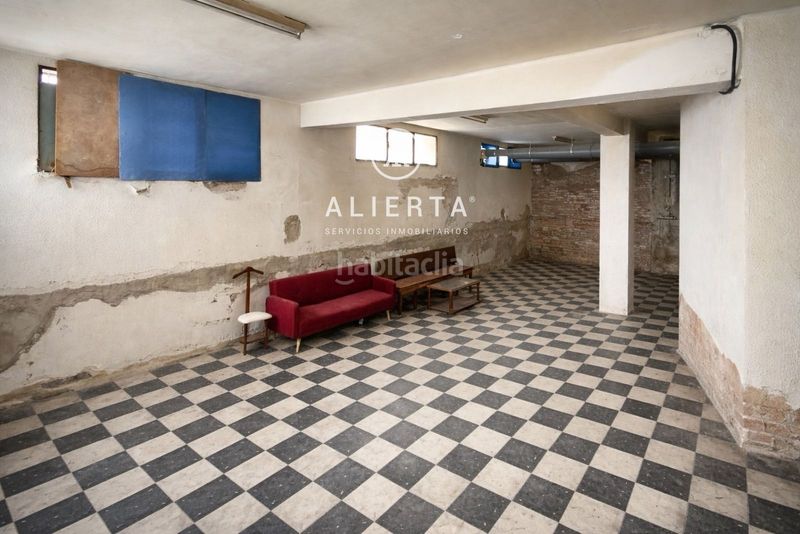 Foto d264ba3a-6734-44f1-8635-60c96b083bd3. Local comercial a Oliver Zaragoza