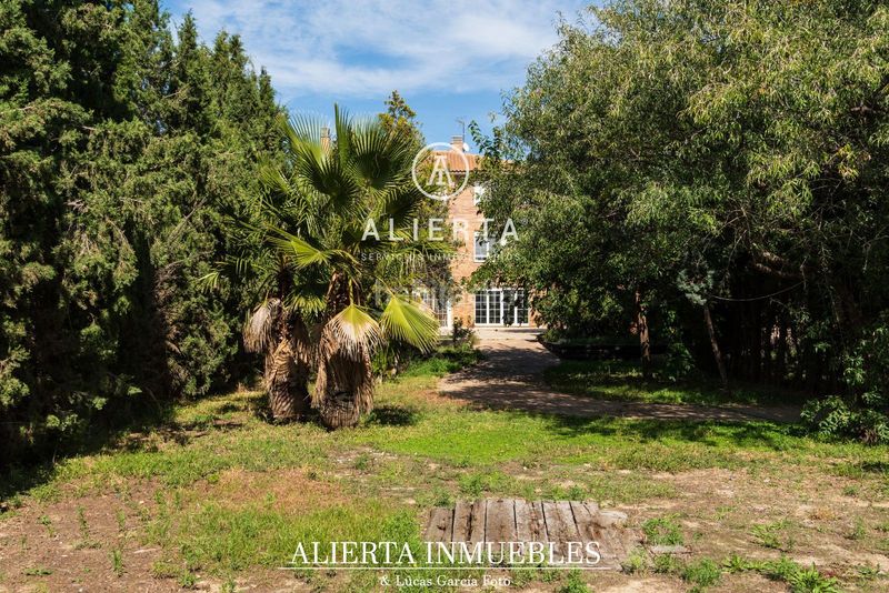 Foto d5e1ae1c-62b9-4c90-9202-be7e5b8d3a02. Lloguer casa amb calefacció piscina a San Juan de Mozarrifar Zaragoza