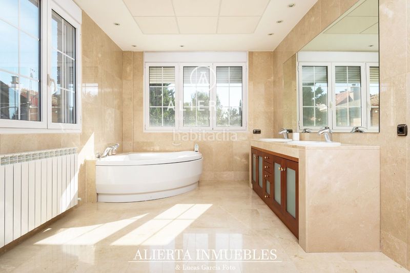 Foto e4ae7254-89ff-4124-9f8a-0bfad1cb815b. Lloguer casa amb calefacció piscina a San Juan de Mozarrifar Zaragoza