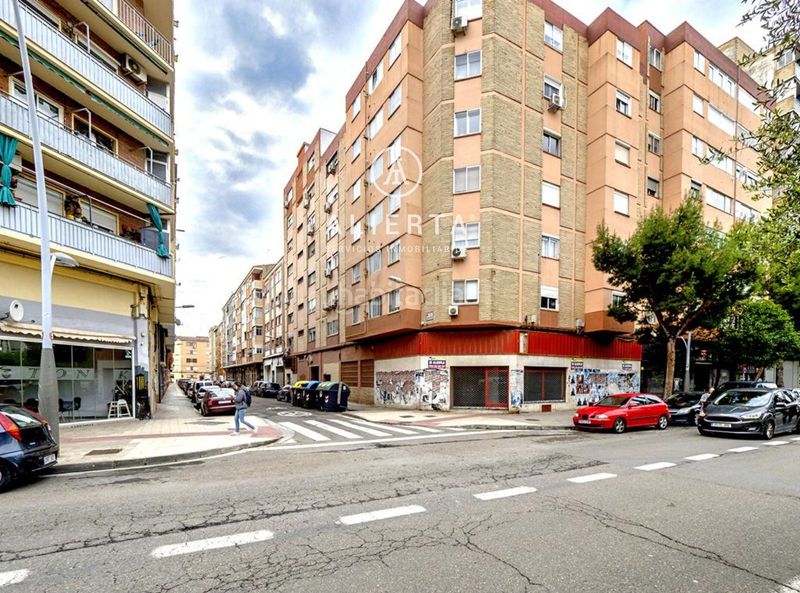 Foto 4114ebaf-df18-46e3-a853-88ebff1f1294. Piso en La Almozara Zaragoza