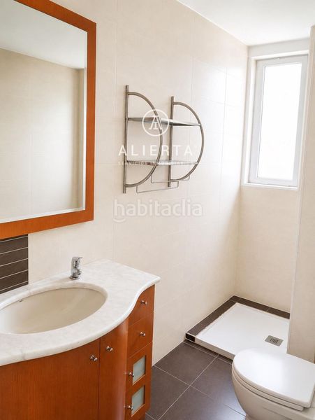 Foto d7fca3f5-da01-4113-ad78-be029a7d0a98. Pis a La Almozara Zaragoza