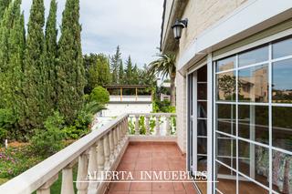 Maison à Venta del Olivar. Vivienda unifamiliar en urbanización colonia san lamberto, terre