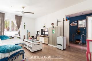 Appartement à Venta del Olivar. Vivienda en el centro del municipio de la venta del olivar, barr