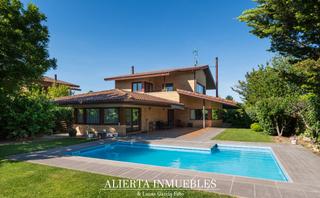 Casa a Cadrete. Vivienda unifamilar independiente en santa fé, cuarte, zaragoza
