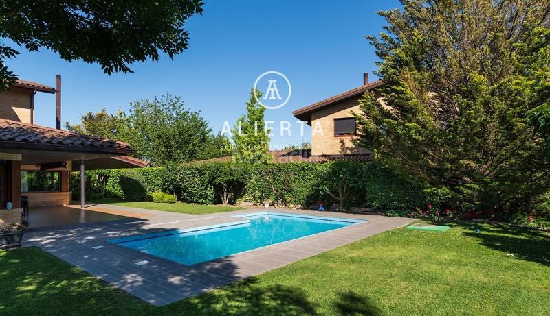 Foto a4b08116-8b51-43fc-81ba-982c91238862. Chalet calle muel cuartesanta fé en Cuarte de Huerva