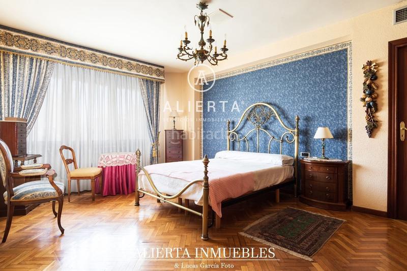 Foto f598b9f8-69bc-4ef8-8484-e5f876da3caf. Pis amb calefacció aparcament a Paseo Independencia Zaragoza