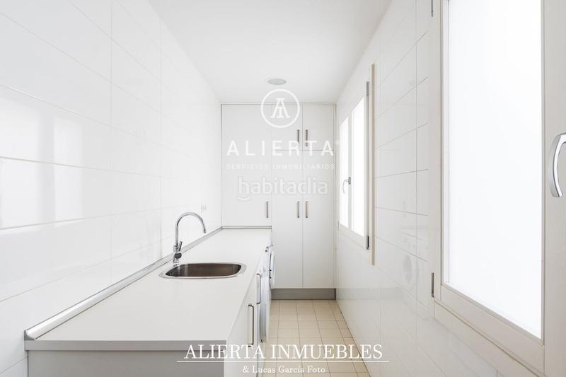 Foto 5c3da73e-3d48-476f-a216-919ee2063e7c. Piso calle almagro iiiii en Doctor Cerrada Zaragoza