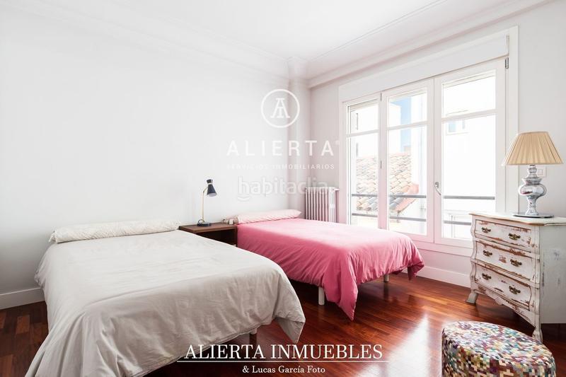 Foto c45e9a7b-ba87-4bbe-a8d6-aa92dc8a2243. Piso calle almagro iiiii en Doctor Cerrada Zaragoza