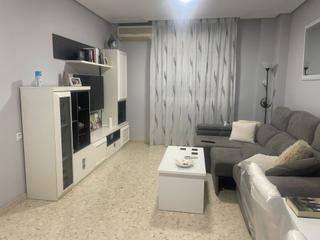 Miete Etagenwohnung  Calle león xiii 38. Se alquila piso en calle león xiii