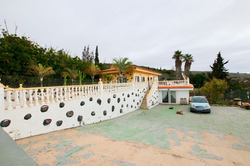 Foto 8292d852-bbd0-4e58-bdaa-bbfca1eab256. Xalet amb xemeneia calefacció aparcament piscina a Guía de Isora