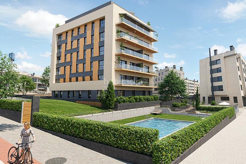 Foto 37e50b60-ec2e-4672-be6f-a547c2cc3f45. Planta baixa 69m<sup>2</sup> amb calefacció aparcament piscina a Gijón