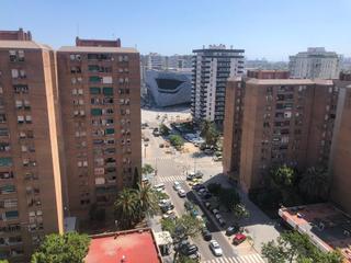 Pis a Na Rovella - Hermanos Maristas. Amplia vivienda de 3 habitaciones y 2 baños junto al roig arena