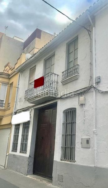 Foto 9ffa7c61-3e75-4ee8-8089-f95bc5207ff2. Casa adossada a Catarroja
