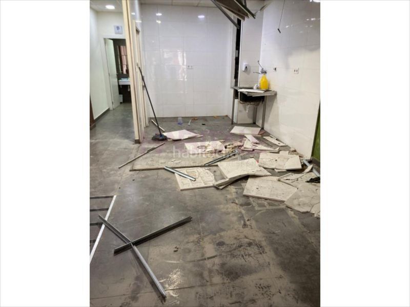 Foto ca73d594-9f02-4de1-b535-d114cf4ef07d. Local comercial a Catarroja