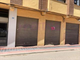 Local Comercial a Albal. Local comercial con dos puertas de acceso y bañozona centro de a