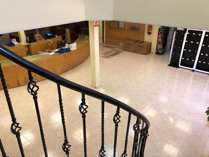 Foto 5271a817-81d3-49a0-a4ac-10c5459e522e. Nau industrial a Riba - roja de Túria