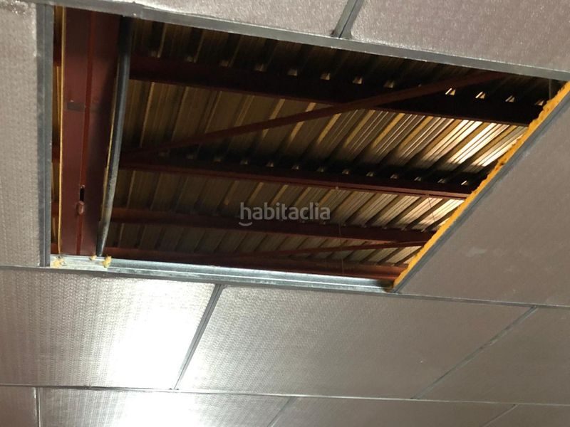 Foto ad3954bd-e6e8-4993-82fe-d263a44f2656. Nau industrial a Riba - roja de Túria