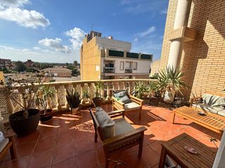 Duplex in Albal. Duplex con terraza, graje y trastero en albal.