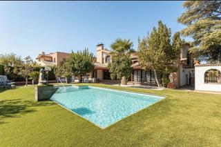 Xalet en Peligros. Venta chalet urbanizacin monteluz