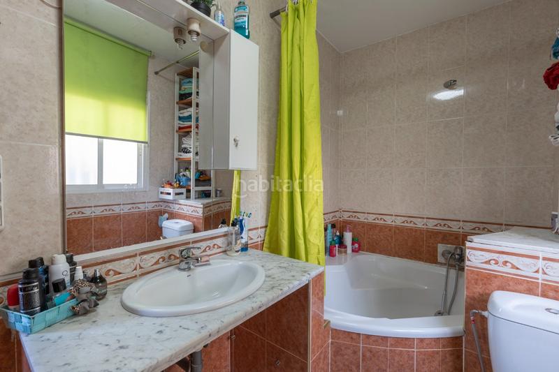 Foto b7e6f543-9b81-4cbc-b215-9c85c9143766. Casa venta casa en calle miguel hernández, en Cúllar Vega