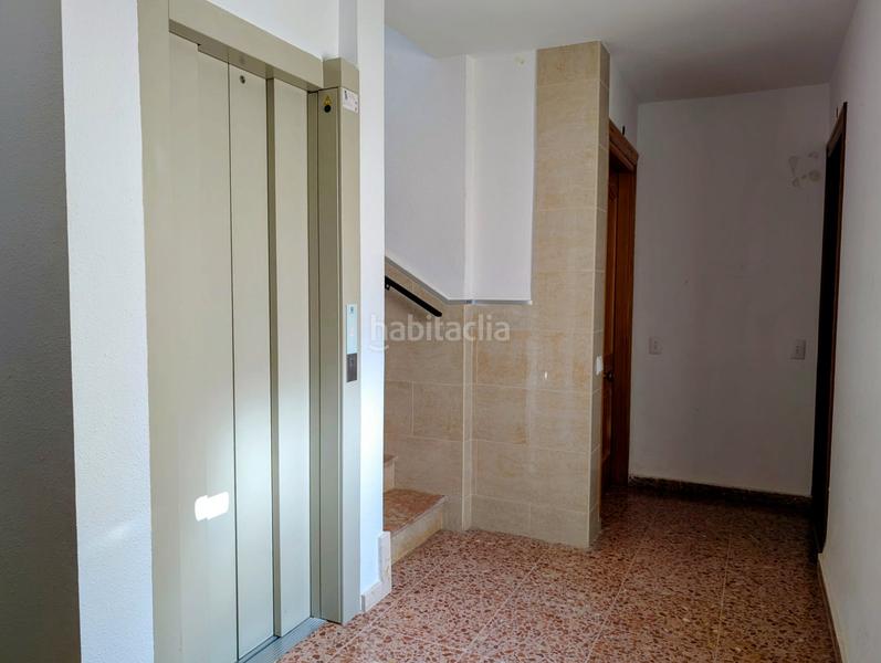 Foto 534e3dfa-63d9-4973-b8e2-d1e263c1ef79. Apartament amb piscina a Retamar Almería