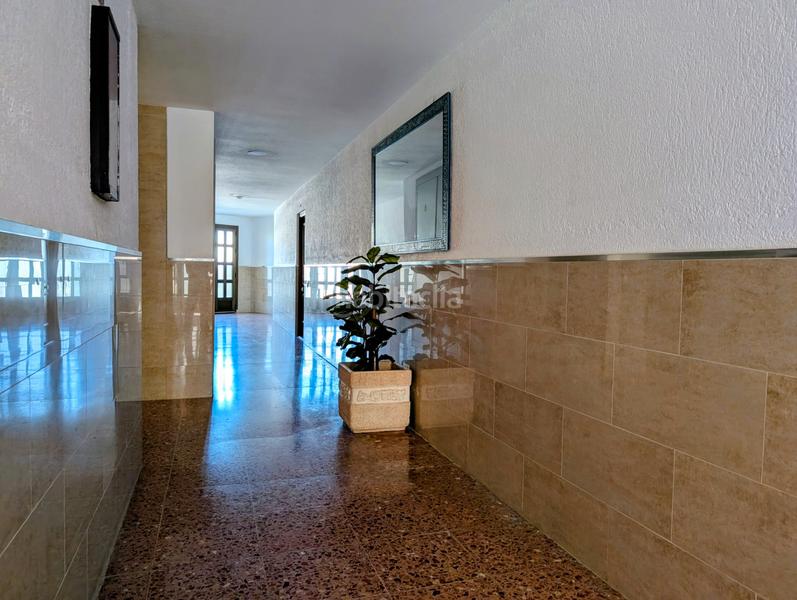 Foto 64462bfd-bacb-4bff-87bb-0d9daf7a5f34. Apartament amb piscina a Retamar Almería