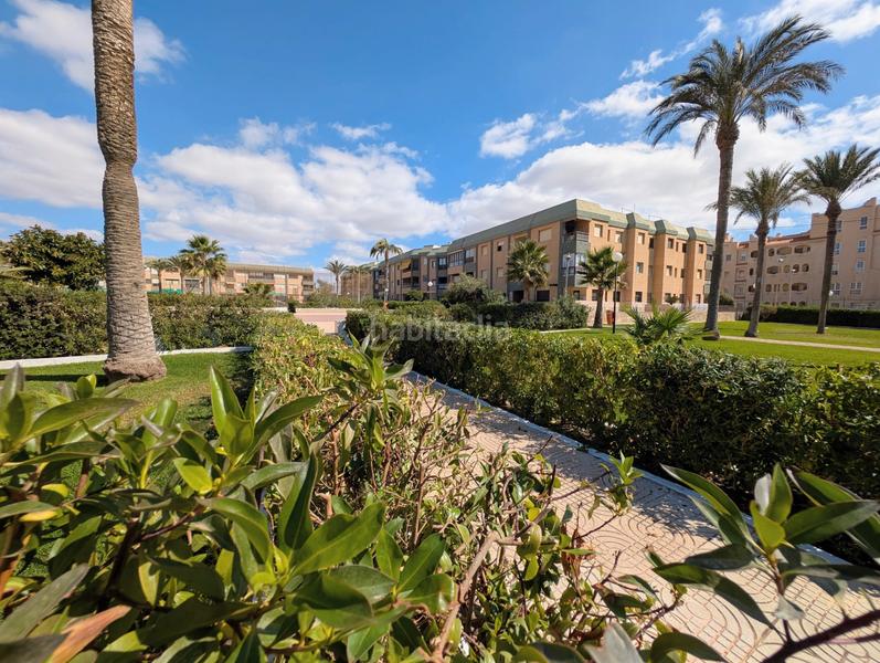 Foto c7d54402-cdc0-4d2b-946f-9edf24ae9cc3. Apartament amb piscina a Retamar Almería
