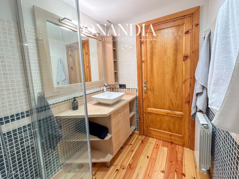 Foto d89e8b75-279b-427a-bb74-faae8bb397dc. Duplex con riscaldamento in Puigcerdà