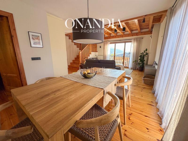 Foto e7bf580c-fc3c-4d13-b05a-683b108b676b. Duplex con riscaldamento in Puigcerdà