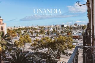 Appartement à Gòtic. Piso reformado con encanto en finca regia del gòtic