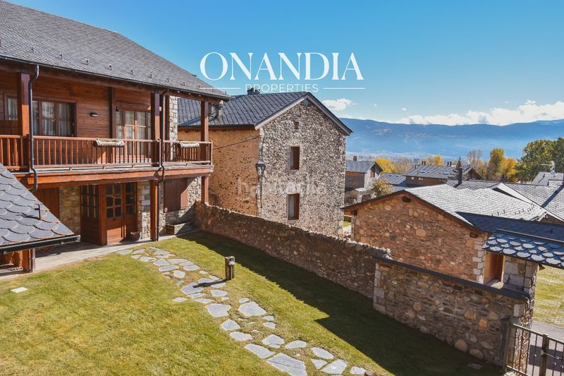 Foto 5c65adaf-3466-49bf-b48a-2052267fbac8. Casa adossada amb calefacció piscina a Guils de Cerdanya