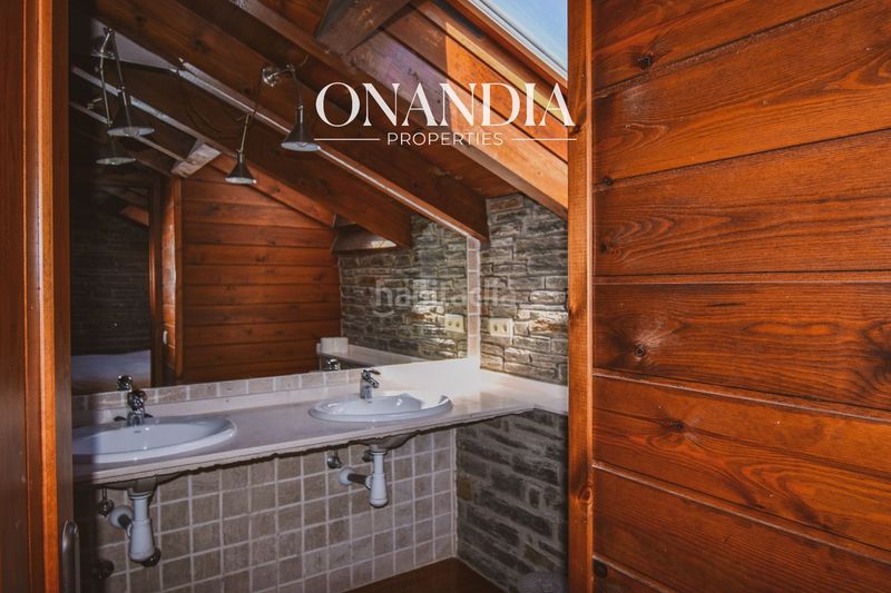 Foto 6921388f-6bd8-4fca-9eaa-7dd83f378f04. Casa adossada amb calefacció piscina a Guils de Cerdanya