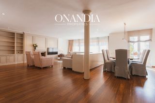 Lloguer Pis a Sant Gervasi - Galvany. Elegante vivienda de 204 m en galvany con amplio salón y balcón