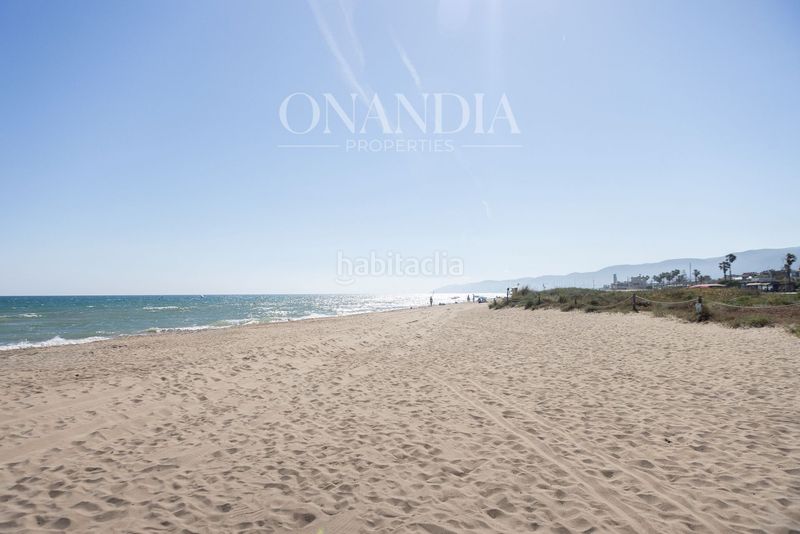 Foto b4204d78-05e2-4b0d-a67d-040568dce221. Casa amb calefacció aparcament piscina a Gava Mar Gavà