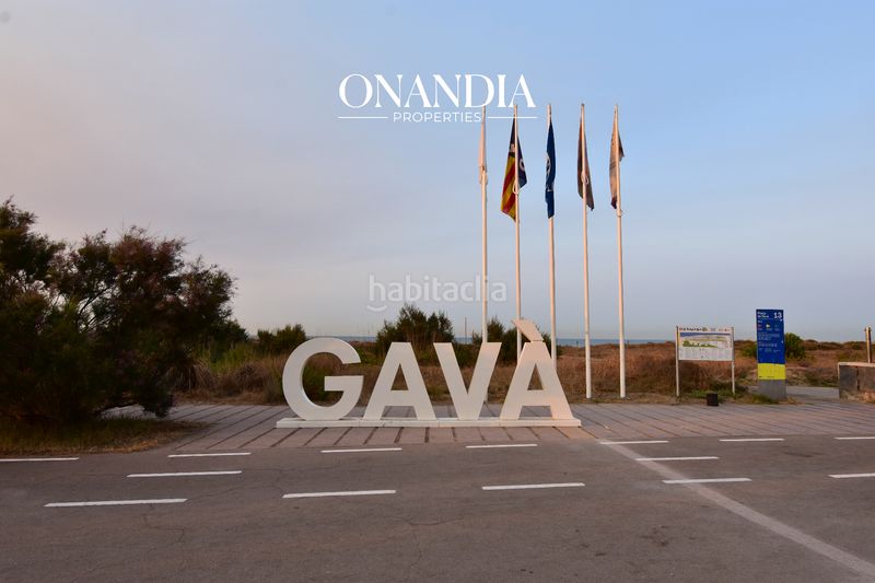 Foto ce95b15c-e9fd-4836-a0ab-fc352a5d6c7e. Casa amb calefacció aparcament piscina a Gava Mar Gavà
