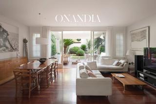 Lloguer Casa a Sarrià. Alquiler de chalet pareado en sarrià  encanto, luz y confort
