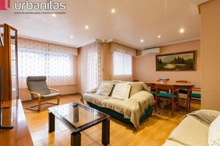 Miete Etagenwohnung in Calle san ramón 2. Tu próximo destino junto jardín 3 copas, conexión, luz y espacio