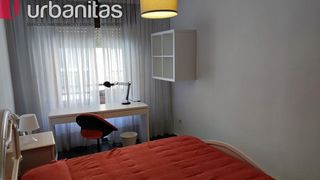 Location Appartement à Calle antonio puig 4. Estudia junto a la merced!  todo a mano y tranvía muy próximo