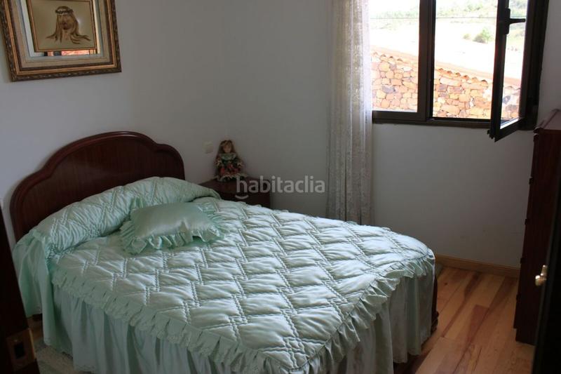 Foto aed31cfe-3cc1-40bb-8f58-1599f55b18a1. Casa amb calefacció a Cascajares de la Sierra