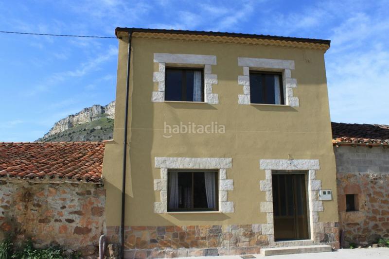 Foto b0d2cdb0-c6cf-4832-a8fd-bf006082e02d. Casa amb calefacció a Cascajares de la Sierra