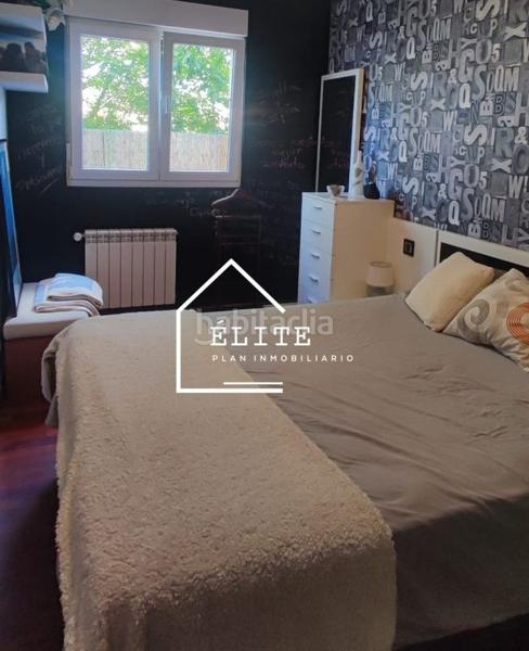Foto 2c689d63-83bd-410e-be81-1e918b6c1261. Piso elite vende piso en Ampuero